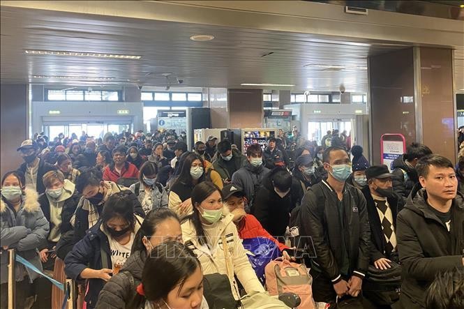 Chuyến bay sơ tán thứ hai từ Romania về Việt Nam ảnh 4