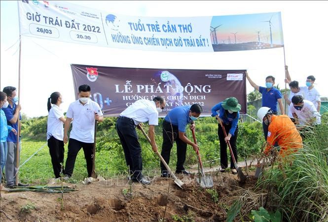 Tuổi trẻ Cần Thơ nâng cao ý thức bảo vệ môi trường, sử dụng điện tiết kiệm ảnh 1