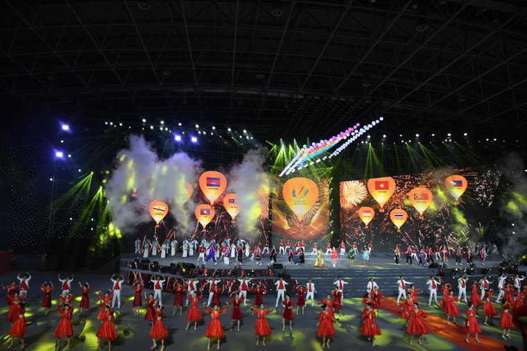 Chùm ảnh đẹp về lễ bế mạc SEA Games 31: Hội tụ để tỏa sáng ảnh 10