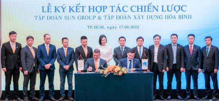 Tập đoàn Xây dựng Hòa Bình và Tập đoàn Sun Group ký kết hợp tác chiến lược ảnh 1