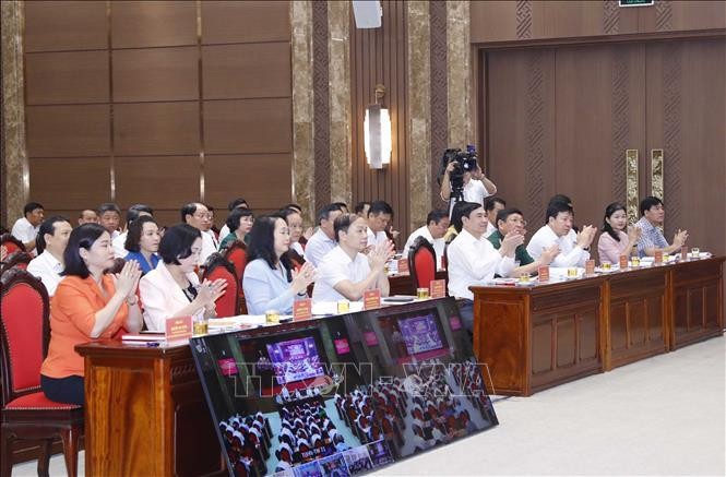 Thường trực Ban Bí thư chủ trì hội nghị triển khai Nghị quyết về phát triển Thủ đô ảnh 4