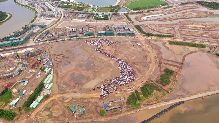 1.000 xe VinFast “chiếm sóng” sự kiện kỉ lục xếp bản đồ Việt Nam ảnh 10