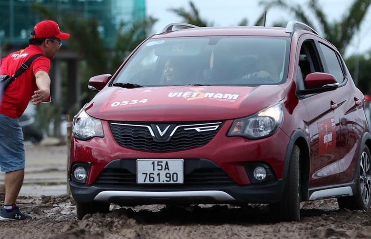 1.000 xe VinFast “chiếm sóng” sự kiện kỉ lục xếp bản đồ Việt Nam ảnh 4