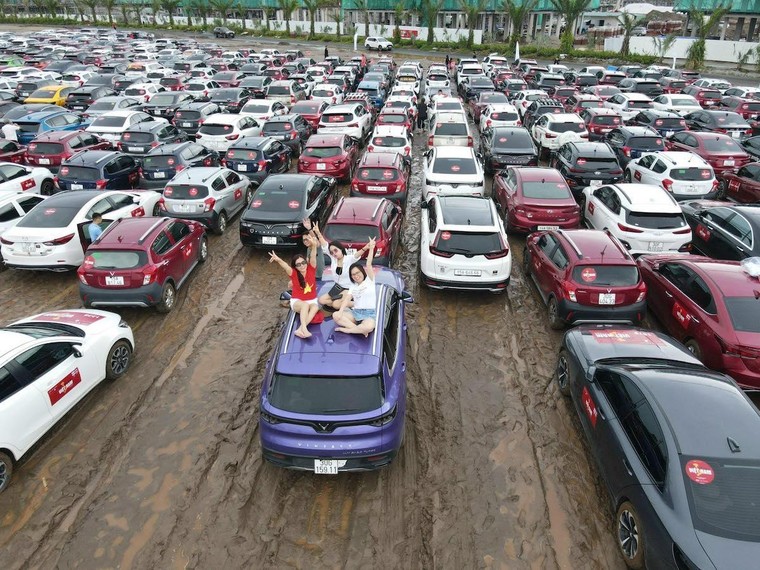 1.000 xe VinFast “chiếm sóng” sự kiện kỉ lục xếp bản đồ Việt Nam ảnh 5