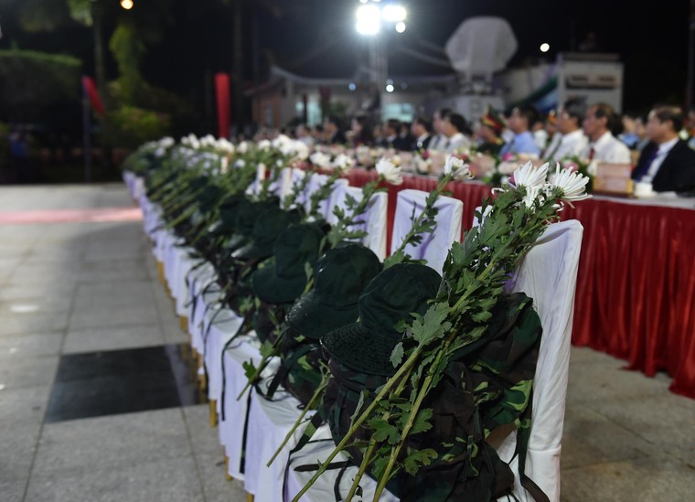 'Khúc tráng ca hòa bình' tái hiện và khắc ghi những trang sử hào hùng ảnh 9