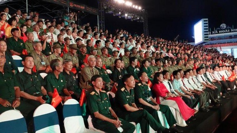 'Khúc tráng ca hòa bình' tái hiện và khắc ghi những trang sử hào hùng ảnh 13