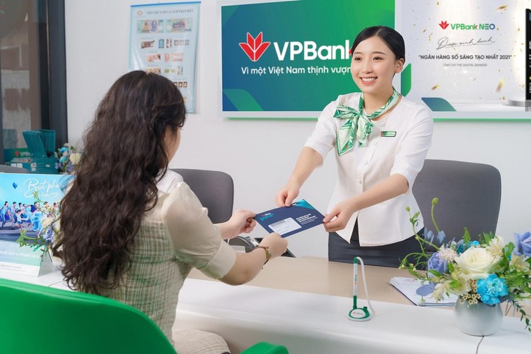 Mừng sinh nhật 1 tuổi, VPBank Prime tung “cơn mưa quà tặng” tới khách hàng ảnh 1