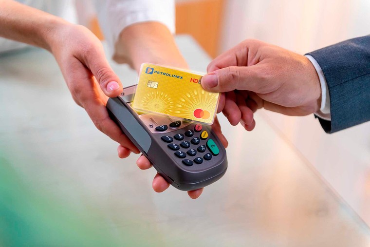 Thẻ HDBank Petrolimex 4 trong 1 nổi bật giữa xu hướng thanh toán không dùng tiền mặt ảnh 1