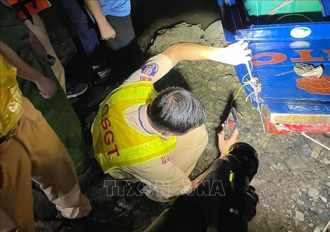 Đồng Nai: Tìm kiếm người mất tích sau tai nạn xuồng máy trên sông ảnh 2