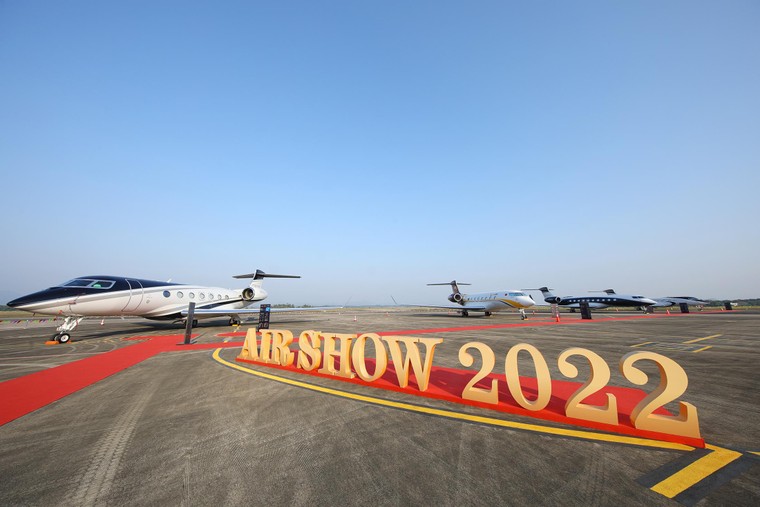 Cận cảnh triển lãm hàng không cao cấp đầu tiên tại Việt Nam ảnh 1