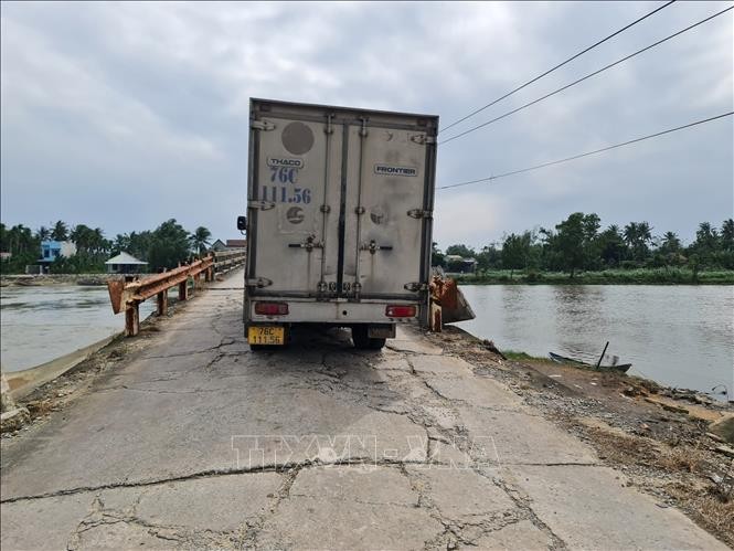 Quảng Ngãi: đập ngăn mặn xuống cấp, đời sống bà con gặp khó khăn ảnh 1