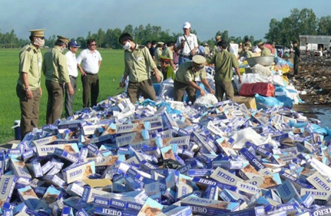 Nguy cơ thẩm lẩu sau tái xuất thuốc lá điếu nhập lậu ảnh 1