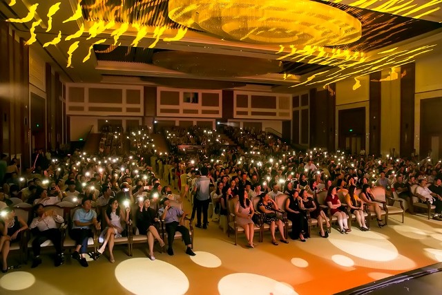 Bằng Kiều Minh Tuyết “đốt cháy” sân khấu FLC Sầm Sơn ảnh 5