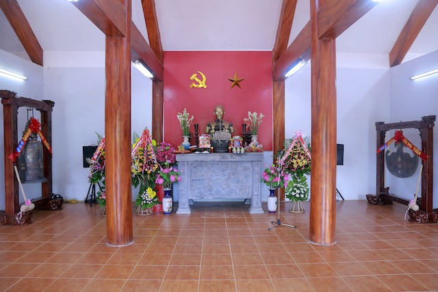 Tặng chuông, khánh tại Khu di tích lịch sử Nà Tu ảnh 2