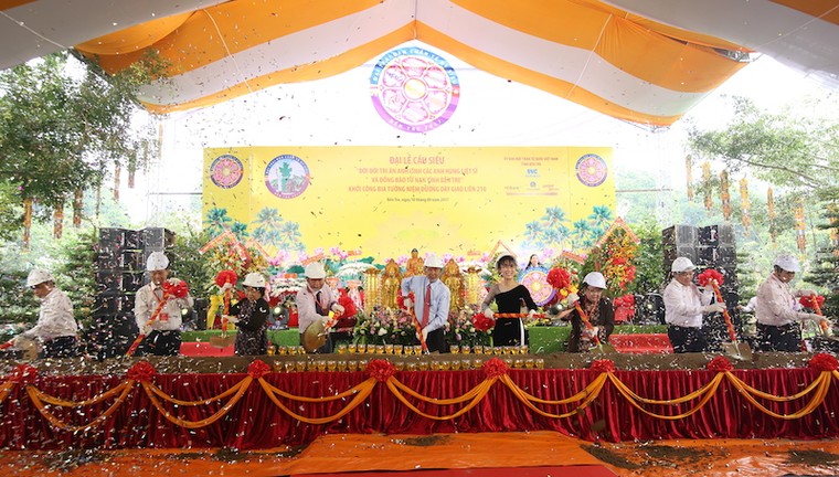 Khởi công xây dựng bia tưởng niệm đường dây giao liên A210 ảnh 1