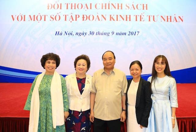 Thủ tướng đối thoại với một số tập đoàn kinh tế tư nhân ảnh 1