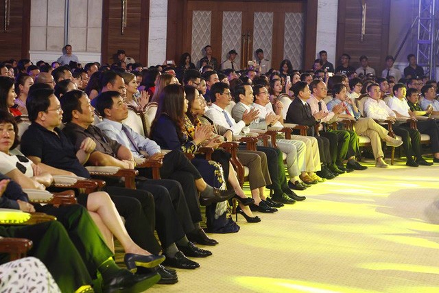 Quán quân Sao Mai 2017 tỏa sáng trên sân khấu Chung kết xếp hạng ảnh 1