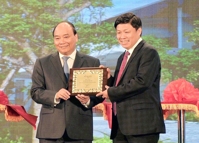 Thủ tướng cắt băng khánh thành Trung tâm hội nghị quốc tế lớn nhất Việt Nam ảnh 2