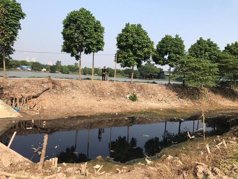 Nghĩa địa, cống thối, sông ô nhiễm ‘bao vây’ dự án Eden Rose Thanh Trì ảnh 4