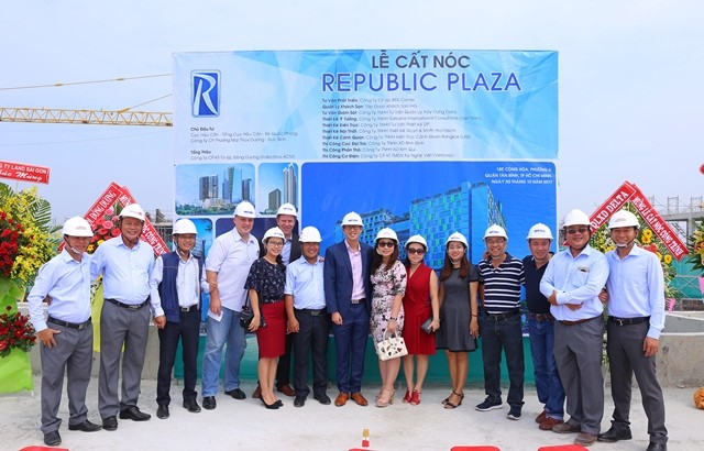 Cất nóc tổ hợp Republic Plaza ảnh 1