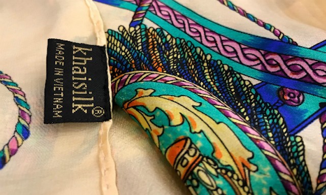 Ba cửa hàng Khaisilk ở Sài Gòn bị kiểm tra ảnh 2