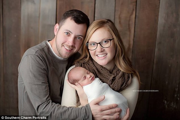 Bé gái chào đời sau 24 năm 'ngủ đông' ảnh 1