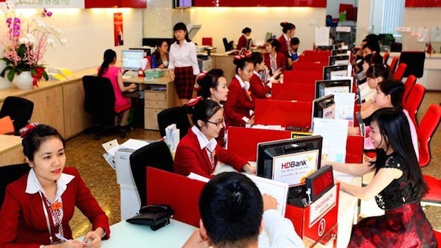 Cổ phiếu HDBank ‘chào sàn’ HoSE, lọt top 10 nhà băng vốn hoá cao nhất ảnh 4
