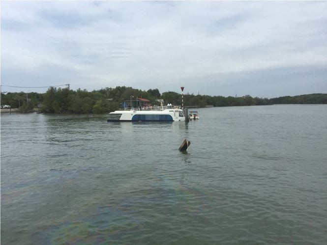 Tàu cao tốc chở hơn 40 người chìm trên biển Cần Giờ ảnh 1