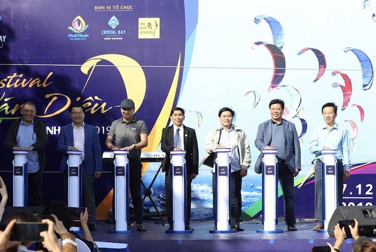 Biển Ninh Chữ (Ninh Thuận) sôi động chưa từng có trong ‘đại tiệc’ lướt ván diều ảnh 2