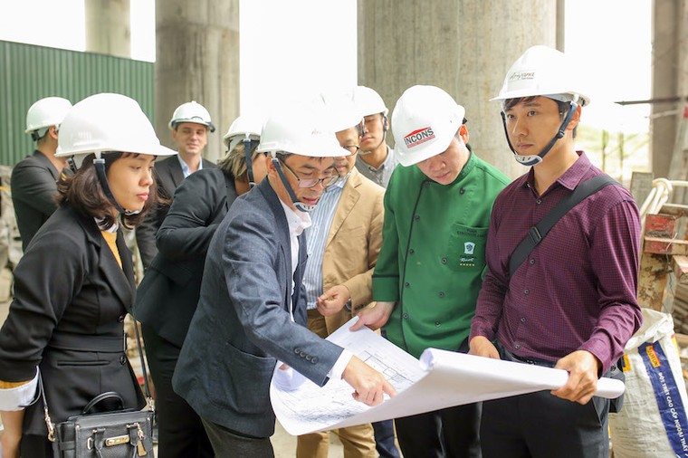 Cất nóc Dự án Ariyana Beach Resort & Suites Danang ảnh 4