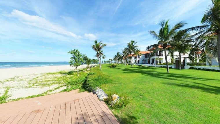 Cất nóc Dự án Ariyana Beach Resort & Suites Danang ảnh 5