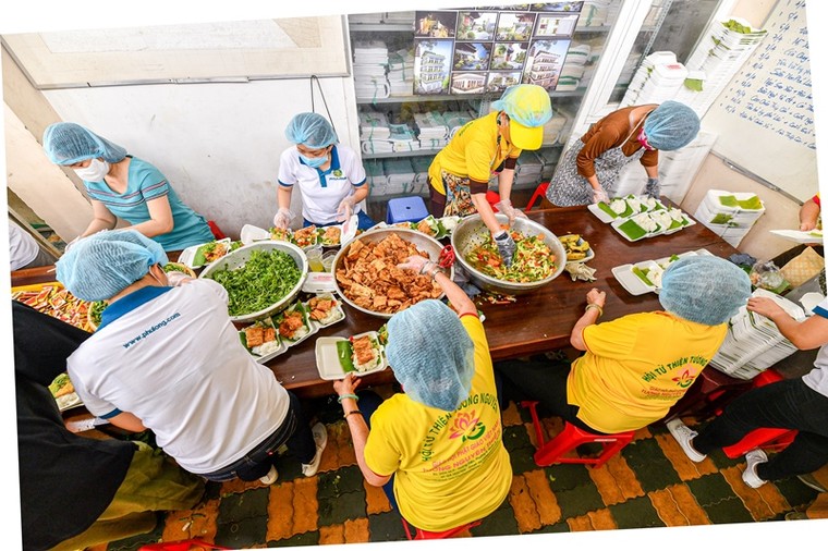 Những trái tim giàu lòng trắc ẩn trong mùa dịch Covid -19 ảnh 3