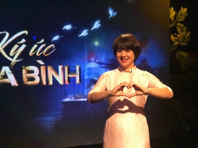 MC Diễm Quỳnh và chương trình Ký ức Hoà Bình ảnh 2