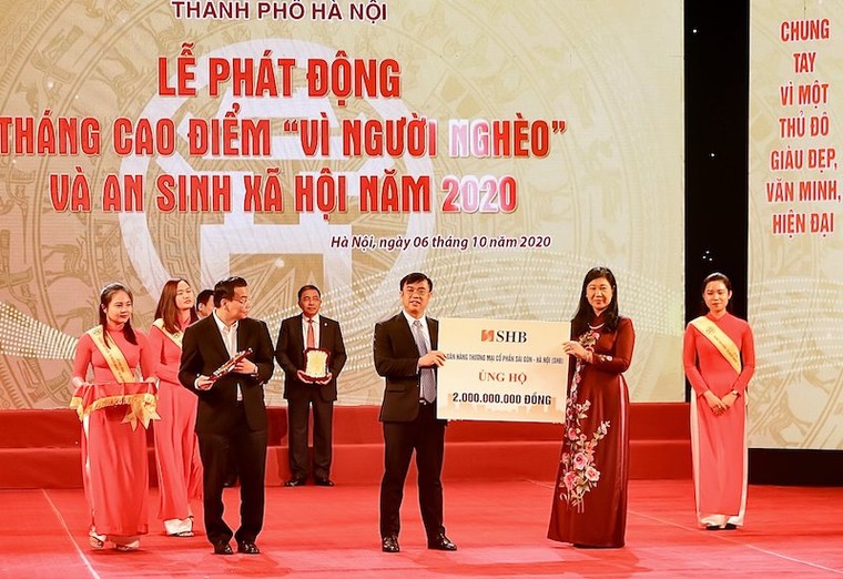 ‘Bầu’ Hiển ủng hộ 5 tỷ đồng cho quỹ Vì người nghèo Thành phố Hà Nội ​ ảnh 1