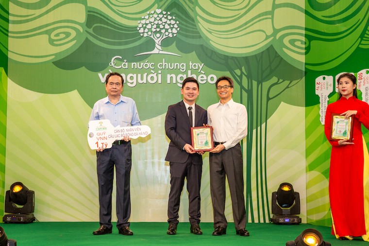 Các doanh nghiệp của ‘Bầu Hiển’ ủng hộ 30 tỷ đồng cho Quỹ ‘Vì người nghèo’ ảnh 3