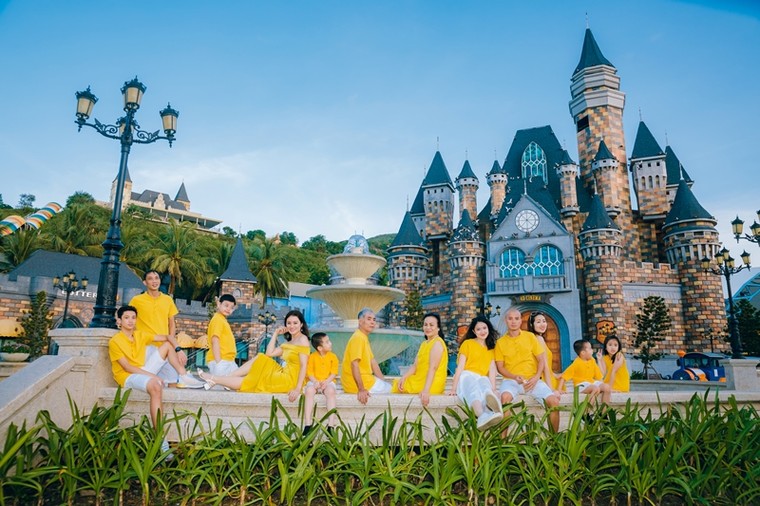 Bộ ảnh ‘siêu chất’ của một gia đình Hà Nội khiến ai cũng muốn ‘xách ba lô lên đi du lịch thời Covid’ ảnh 7