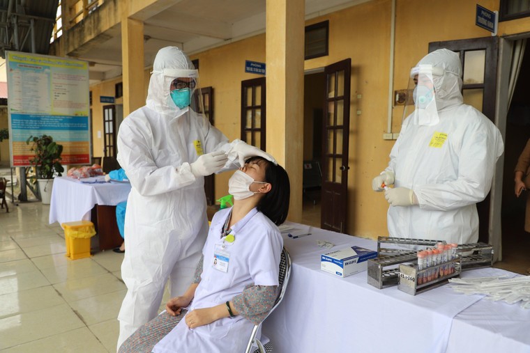 Cần xác định rõ hiệu quả sử dụng các sản phẩm xét nghiệm nhanh kháng nguyên COVID-19 ảnh 1