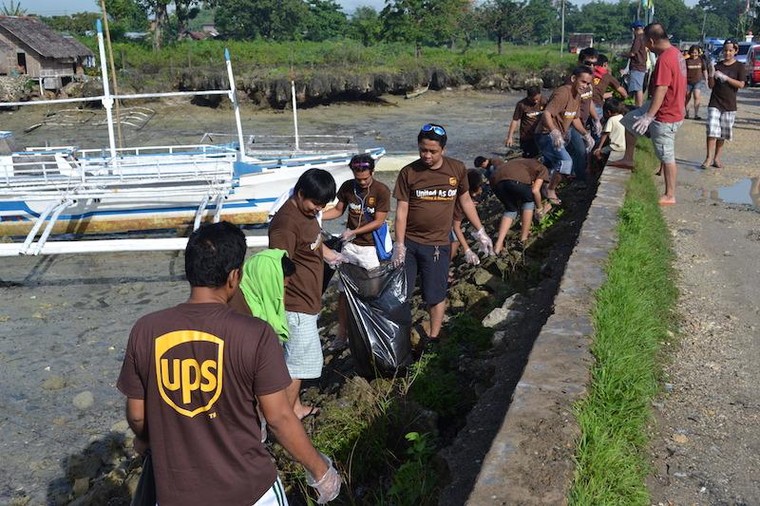 UPS cam kết hỗ trợ phân bổ vaccine Covid-19 đồng đều trên toàn thế giới ảnh 1