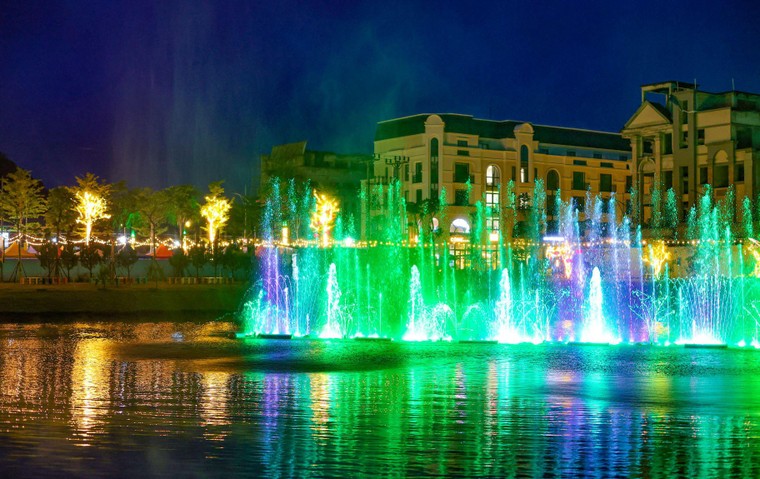 Lạng Sơn tưng bừng lễ hội Hoa Đào 2023 ảnh 2