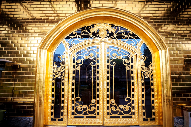 Đại gia Đường “bia” ngừng bán khách sạn vàng, mở hạng phòng dát vàng phục vụ giới thượng lưu ảnh 1