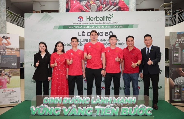 Herbalife Việt Nam tiếp tục là nhà tài trợ chính thức của các Đội tuyển bóng đá Quốc gia ảnh 2