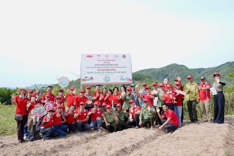 Dai-ichi Life Việt Nam nhận ba giải thưởng uy tín tại Diễn đàn Vietnam Summit 2025 ảnh 3