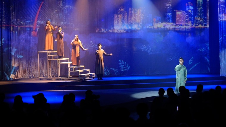 Từ âm nhạc đến hành động: Eras Land lan tỏa yêu thương tới miền Trung ảnh 1