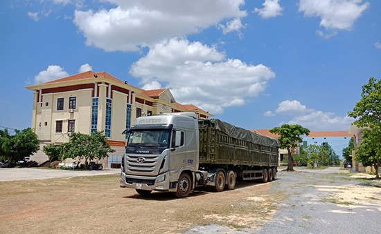 Quảng Bình: Đã cưỡng chế chiếc xe siêu tải trọng ảnh 2