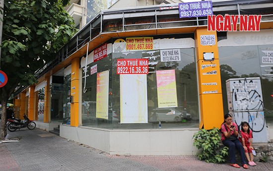 Người Sài Gòn cẩn trọng phòng COVID-19, phố phường thưa vắng ảnh 14