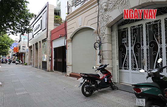 Người Sài Gòn cẩn trọng phòng COVID-19, phố phường thưa vắng ảnh 4