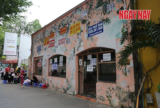 Người Sài Gòn cẩn trọng phòng COVID-19, phố phường thưa vắng ảnh 5