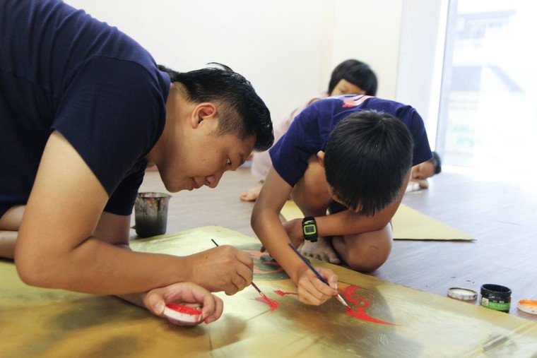 Không đón Hè trong bốn bức tường ảnh 4