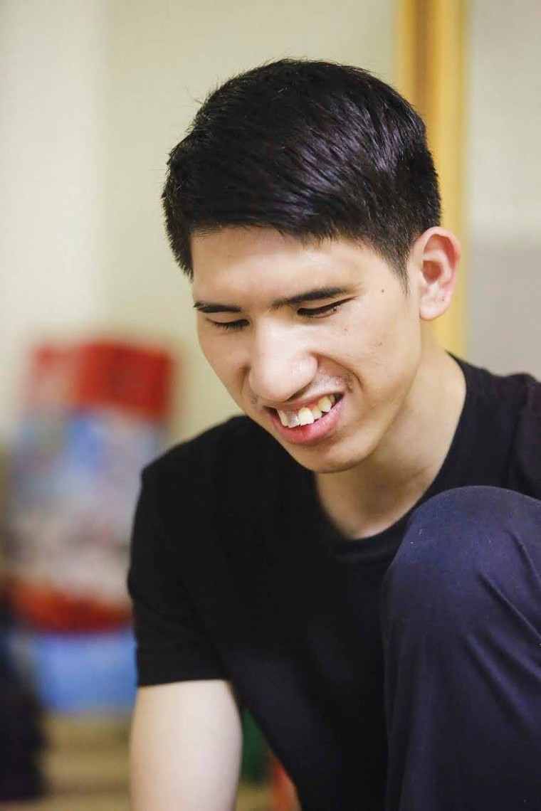 Giấc mơ của cậu bé khiếm thị sống một mình giữa Thủ đô ảnh 1