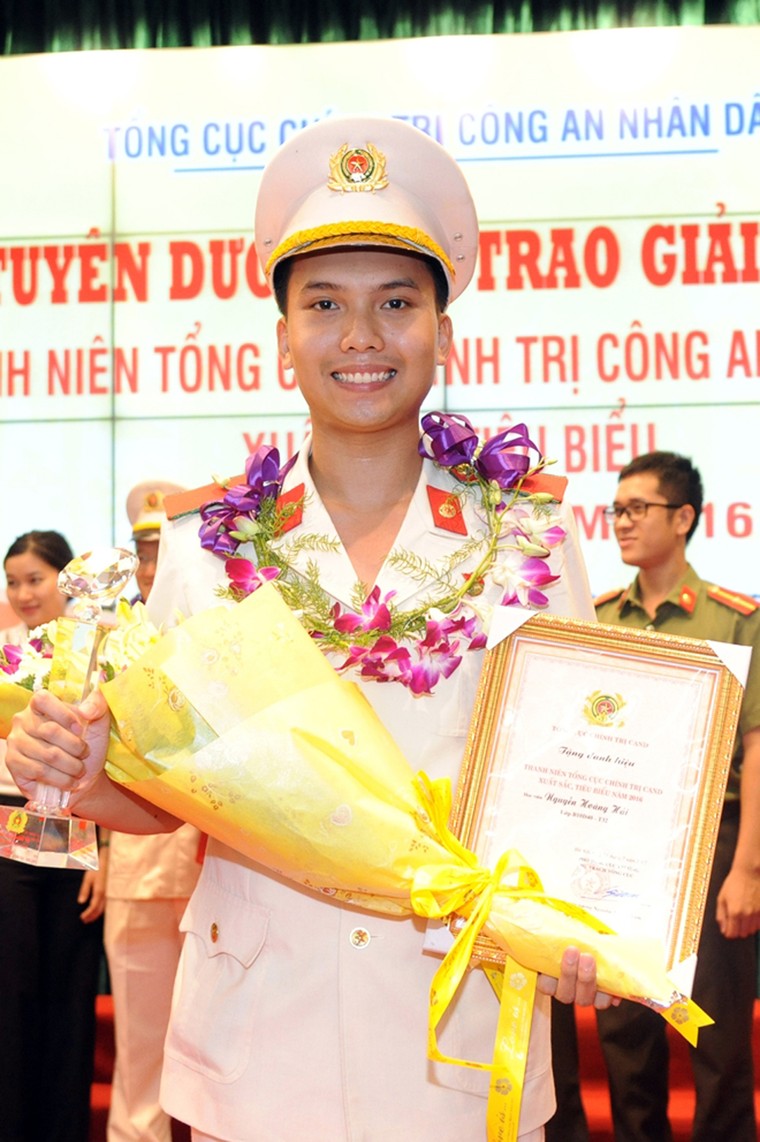 Thủ khoa Học viện Cảnh sát với bảng điểm 'ngất ngưởng' ảnh 3